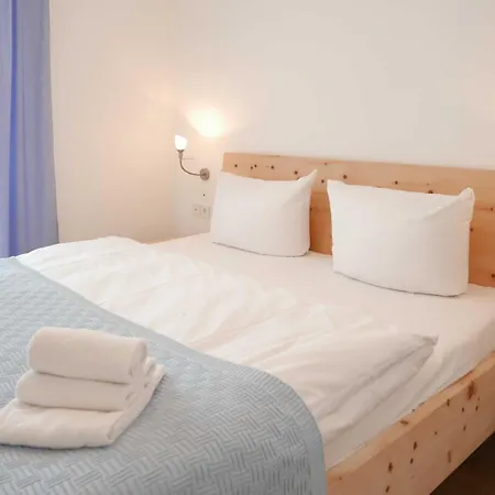 Ensemble 30 Stra * 巴贝